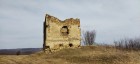 Ruinele turnului Veres biserica Veres ruine